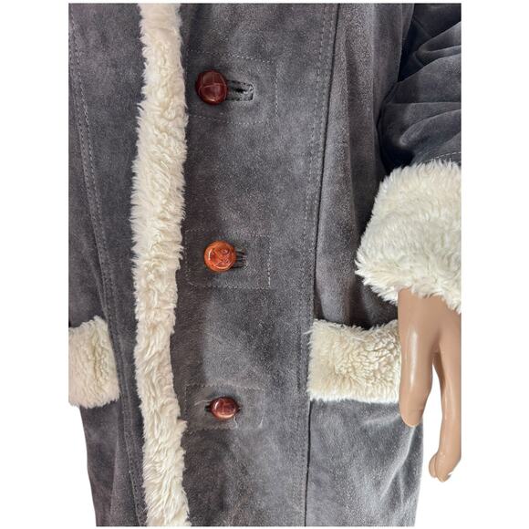 Vintage Sheepskin Shearling Coat in Gray and cream 3 button closing Kentfield XL - Picture 11 of 17